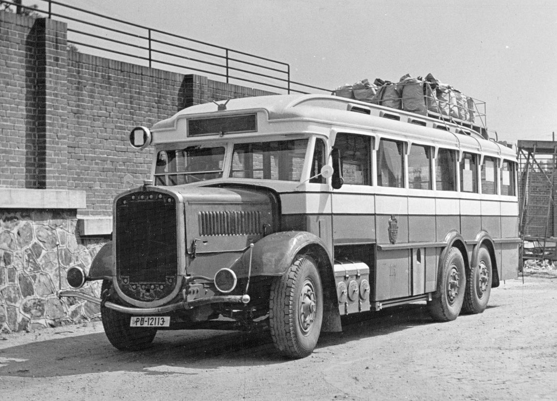 autobusy Praha historie