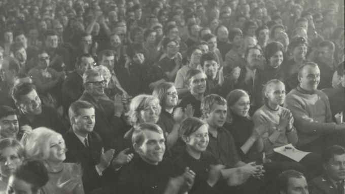 Foto: Unikátní snímky Pražského jara 1968 v knize Františka Emmerta