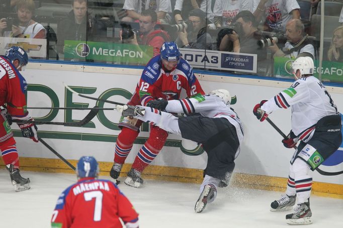 KHL, 6. finále, Lev-Magnitogorsk: Ondřej Němec (12)