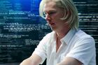 WikiLeaks ostře kritizuje nový film o Assangeovi