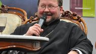 Finský pravoslavný kněz Mitro Repo byl 26. května kvůli své kandidatuře do europarlamentu zbaven kněžství. ,,Kněz má jít příkladem a sloužit všem. Není možné, aby zastupoval jen jednu skupinu lidí," nechali se slyšet představitelé finské pravoslavné církve na vysvětlenou, proč se rozhodli zbavit.