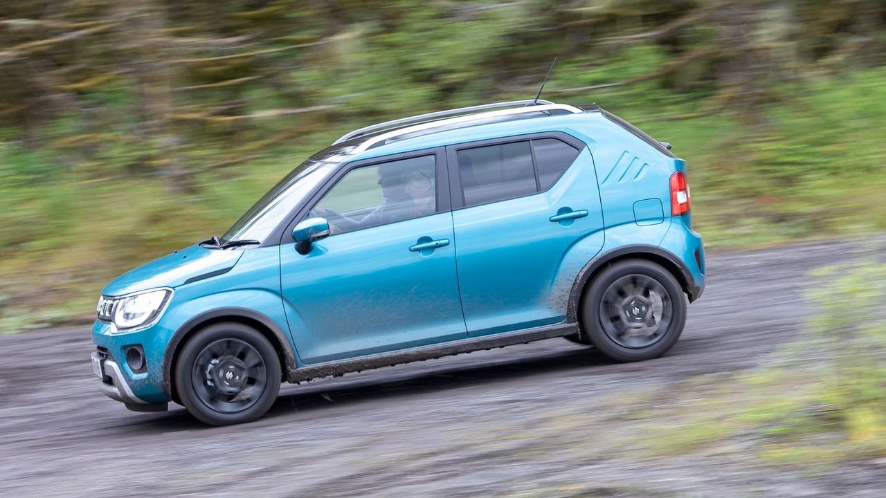 Auta, která Češi (už) nechtějí. Mezi prodejní propadáky se loni zařadily i nedávné stálice