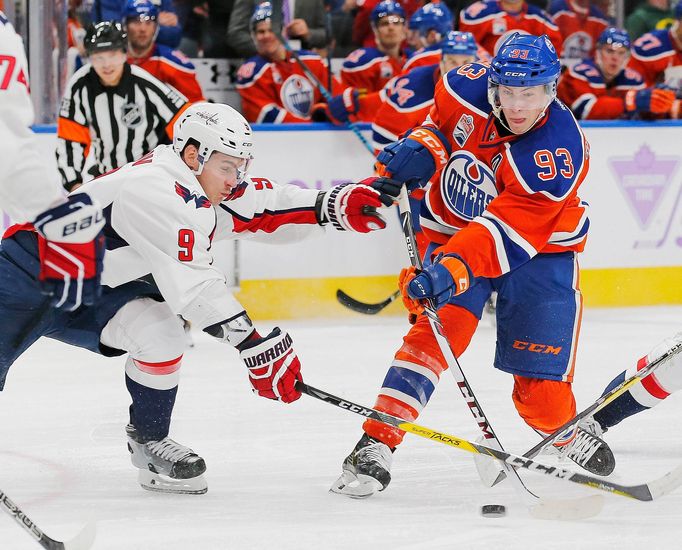 Dmitri Orlov a Ryan Nugent-Hopkins