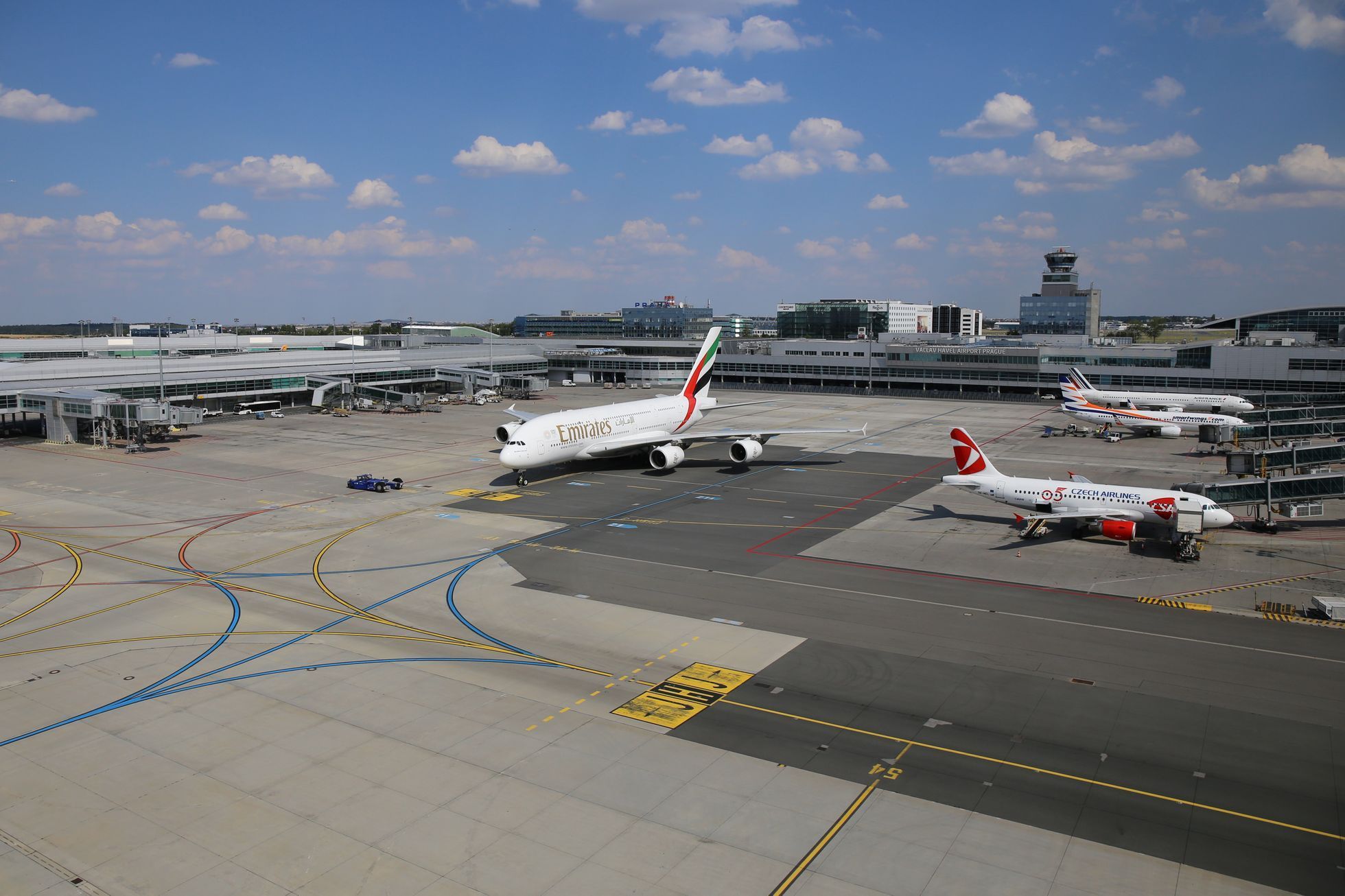 Letiště Praha Emirates letadlo boeing