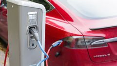 Tesla Model S dobíjení