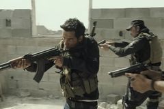 Hrůza Mosulu se vrátila. Temný film ukazuje policisty, kteří se mstí Islámskému státu