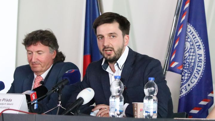 Nejhorší období v mém životě, tvrdí vůdce lékařů. Od vzpoury ho odradil až Fiala