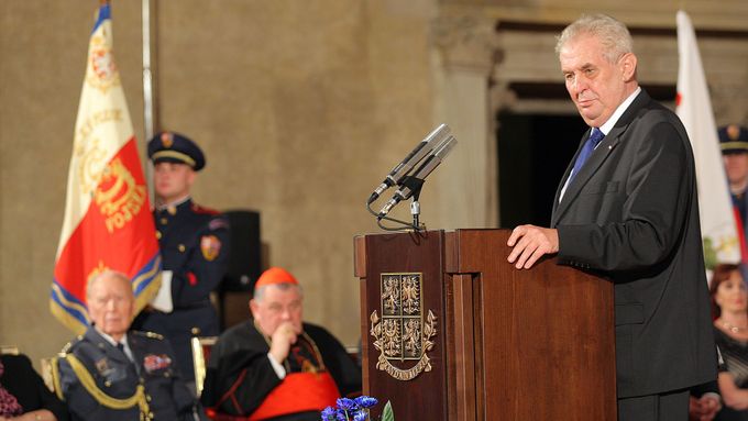 Prezident Miloš Zeman při udělování státních vyznamenání.