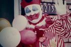 "Skutečný" klaun z hororu To. Zavraždil 33 mladíků a pohřbil je doma ve sklepě