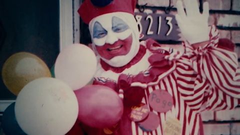 "Skutečný" klaun z hororu To. Zavraždil 33 mladíků a pohřbil je doma ve sklepě