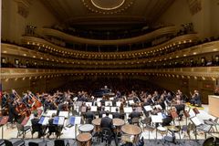 České filharmonie se ujme nový šéfdirigent. Místo Byčkova jím bude Jakub Hrůša