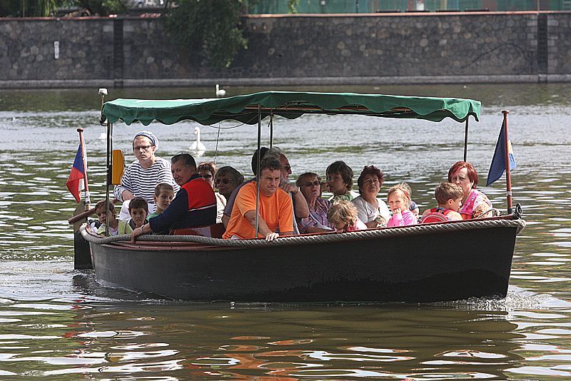 Pražské přívozy na Vltavě