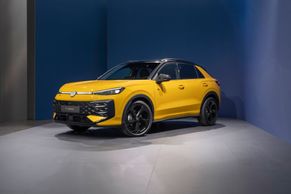 Oblíbené SUV ukazuje cestu příštích škodovek. Druhý VW T-Roc už zná české ceny