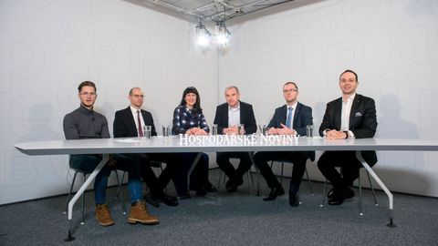 Přechod k bezhotovostní společnosti může uspíšit i stát. Placení kartou podpoří