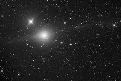 Na noční obloze bude vidět kometa Lulin. Pouhým okem