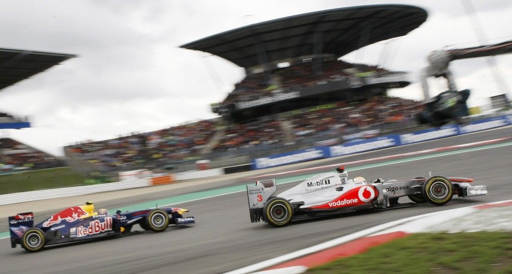 Formule 1: Nürburgring, Mercedes tribuna - Lewis Hamilton (McLaren)