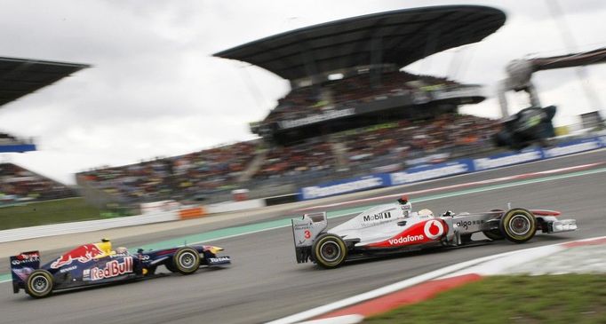 Formule 1: Nürburgring, Mercedes tribuna - Lewis Hamilton (McLaren)