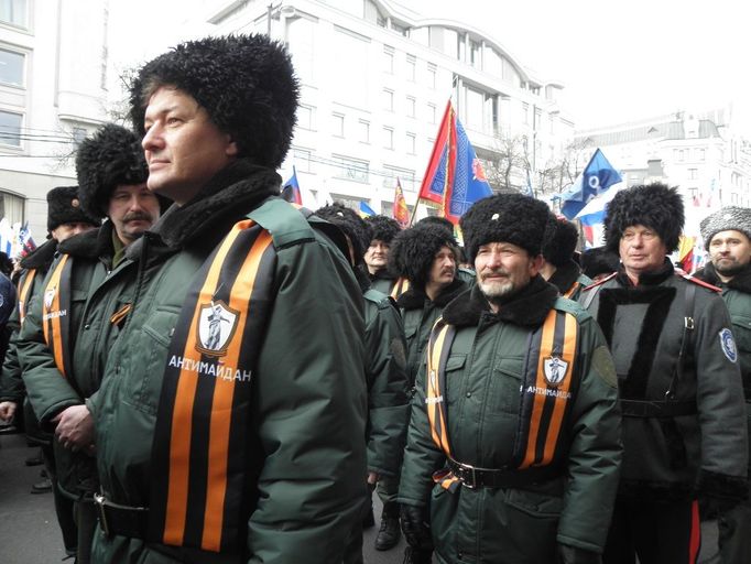 Kozáci na demonstraci proti Majdanu.