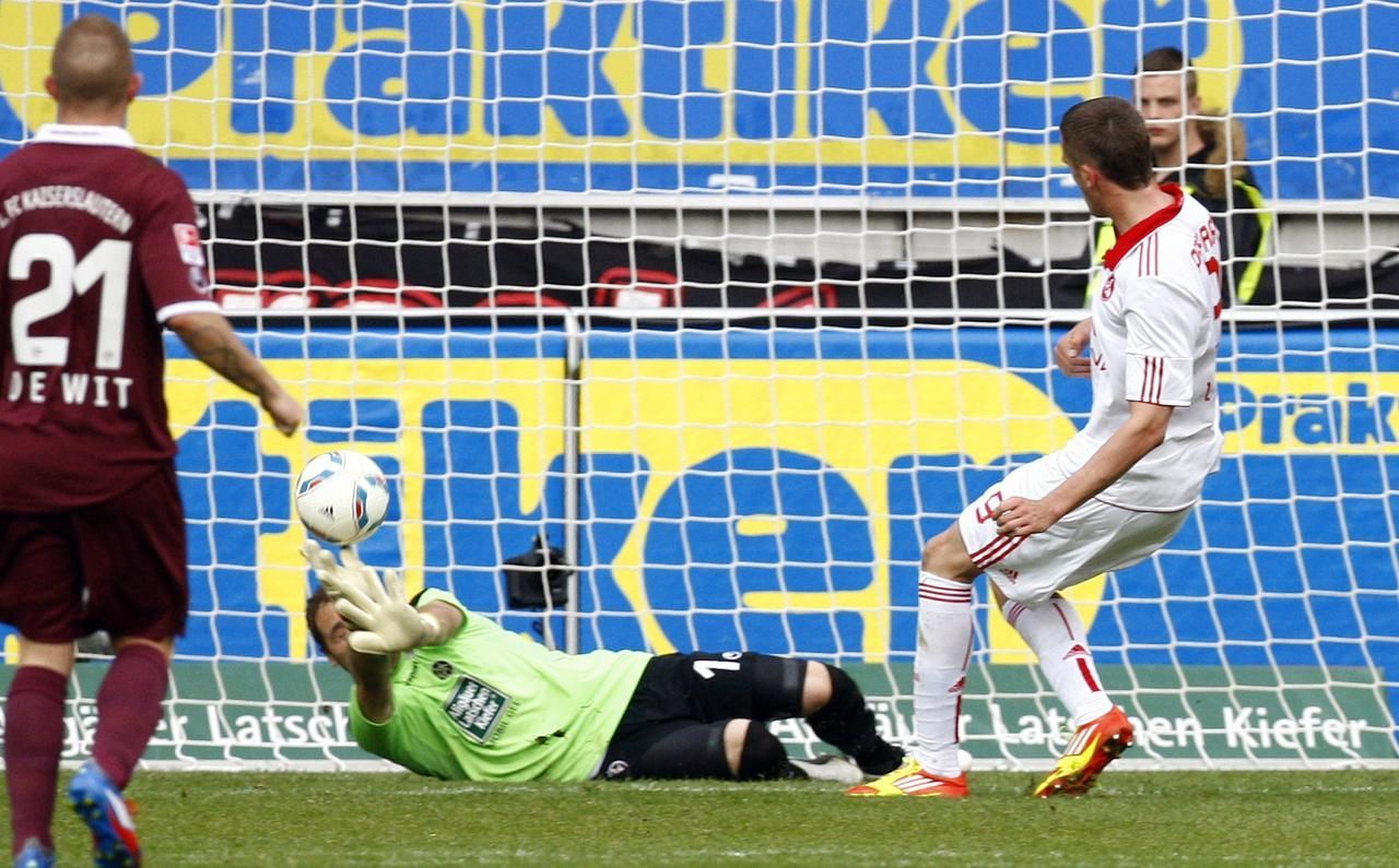 Pekhart střílí gól v zápase Hoffenheim - Norimberk