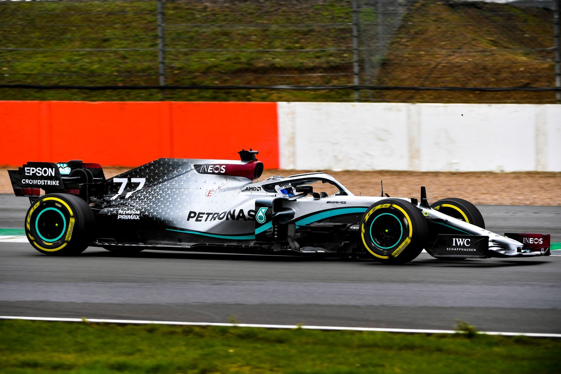 Nový monopost formule 1 Mercedes-AMG F1 W11 EQ Power+ pro sezonu 2020