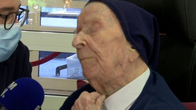 Řádová sestra André (117 let) po prodělání covidu-19: Nebála jsem se, protože se nebojím smrti.