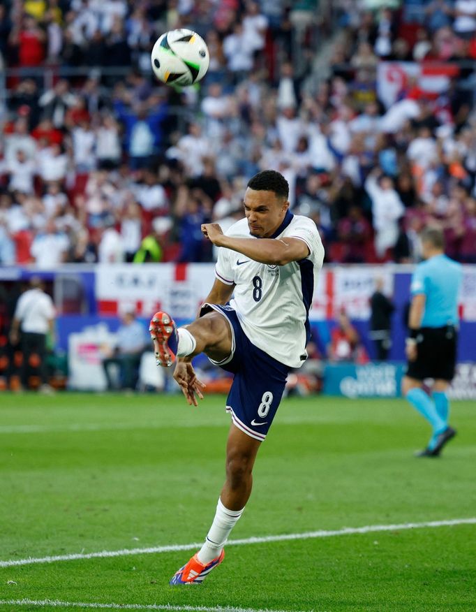 Trent Alexander-Arnold slaví po čtvrtfinále Eura 2024 Anglie - Švýcarsko