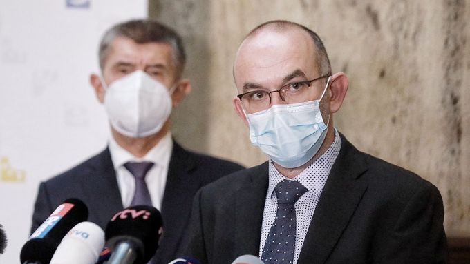 Brífink po uvedení nového ministra zdravotnictví Jana Blatného do funkce. Jaké budou jeho první kroky? Sledujte živě.