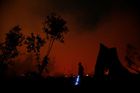 Páteční bizár: Proč červené nebe nad Indonésií není žádná romantika