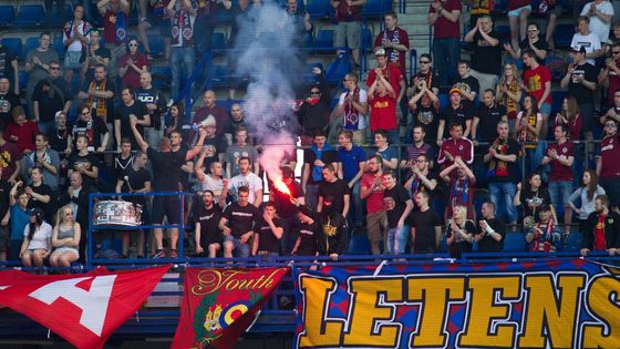 Prohlédněte si fotografie ze šlágru 28. kola Synot ligy, v němž si fotbalisté Sparty výhrou 3:0 na Libercem pojistili druhou příčku v tabulce.