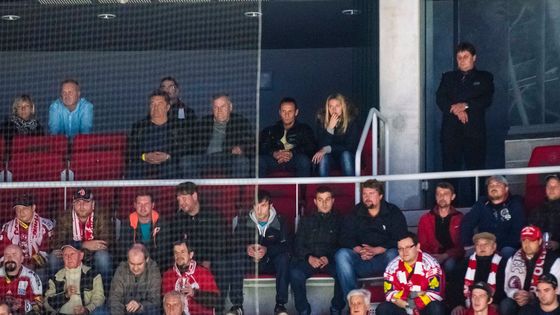 Prohlédněte si fotografie ze středeční dohrávky 11. kola extraligy, v níž hokejisté Třince pod bedlivým dozorem tenisové hvězdy Petry Kvitové přehráli Plzeň.