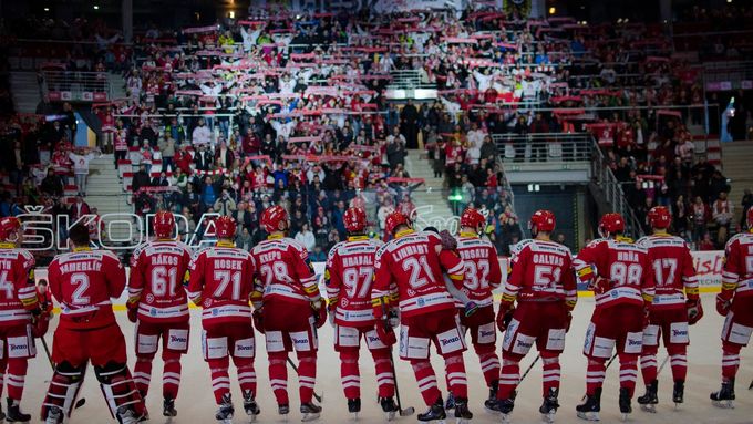Prohlédněte si galerie z nedělního zápasu  49. kola hokejové extraligy, v němž si hráči Třince vítězstvím nad Kometou Brno zajistili triumf v základní části soutěže.