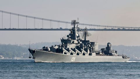 Zásah ruského křižníku Moskva. Co se v Černém moři odehrálo? Sledujte DVTV