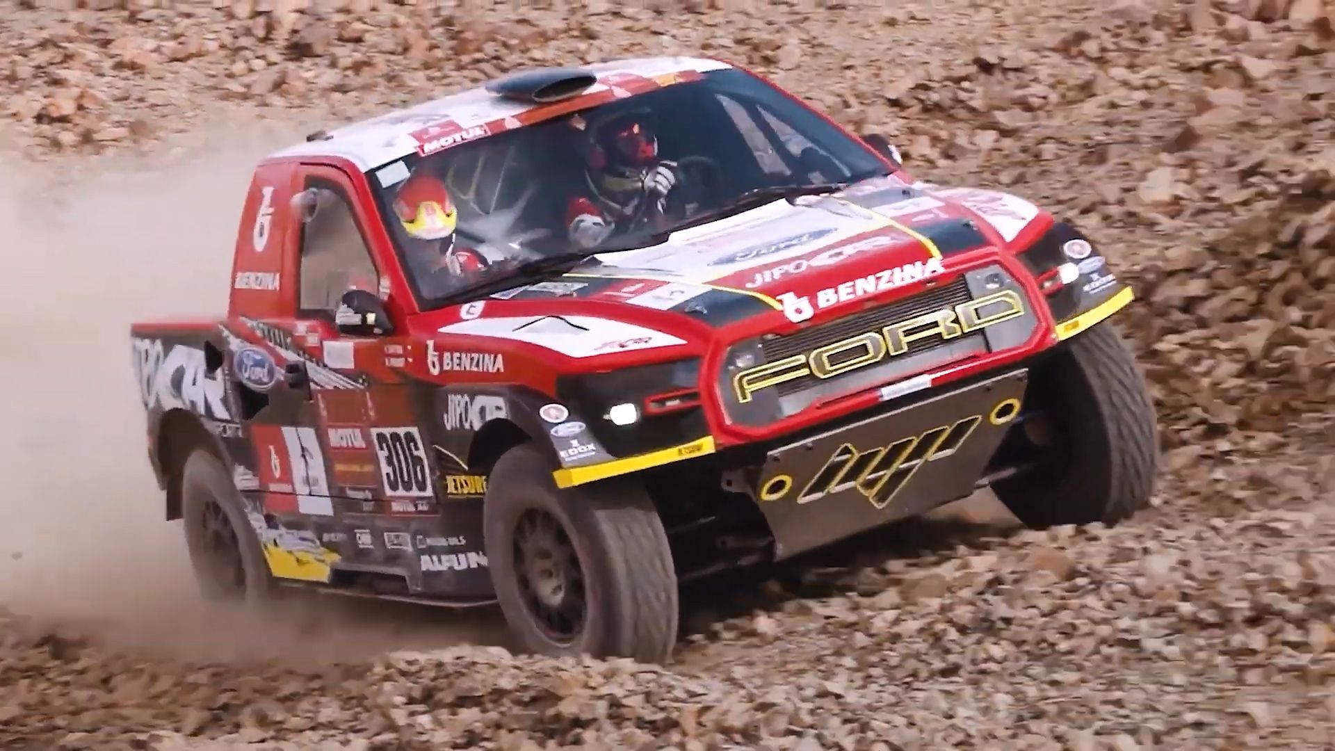 Martin Prokop ve svém Fordu ve čtvrté etapě Rallye Dakar.
