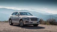 9. Bentley Bentayga - Žádný Range Rover, největším domácím SUV v žebříčku je Bentayga. Ta v základu přijde na 162 700 liber. Pogba, zmíněný v úvodu, si tak za týden v loňské sezoně vydělal na téměř dvě tato auta.