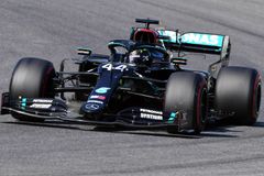 Hamilton bude Schumacherův rekord stíhat z druhého místa