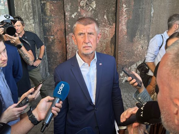 Andrej Babiš pod tlakem novinářských dotazů ve čtvrtek v Dolních Vítkovicích.