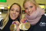 Nejúspěšnějšími českými plavkyněmi byly Simona Baumrtová (vpravo) se čtyřmi a Petra Chocová se třemi medailemi.