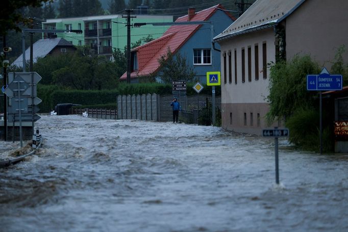 Písečná na Jesenicku v sobotu v podvečer.