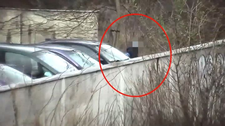Jeřábník z výšky navedl policii ke sprejerům. Nestačili se divit, koho načapali; Zdroj foto: Aktuálně.cz