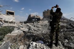 Mise expertů na chemické zbraně v Dúmě byla odložena. Podle Rusů je to kvůli sobotním náletům