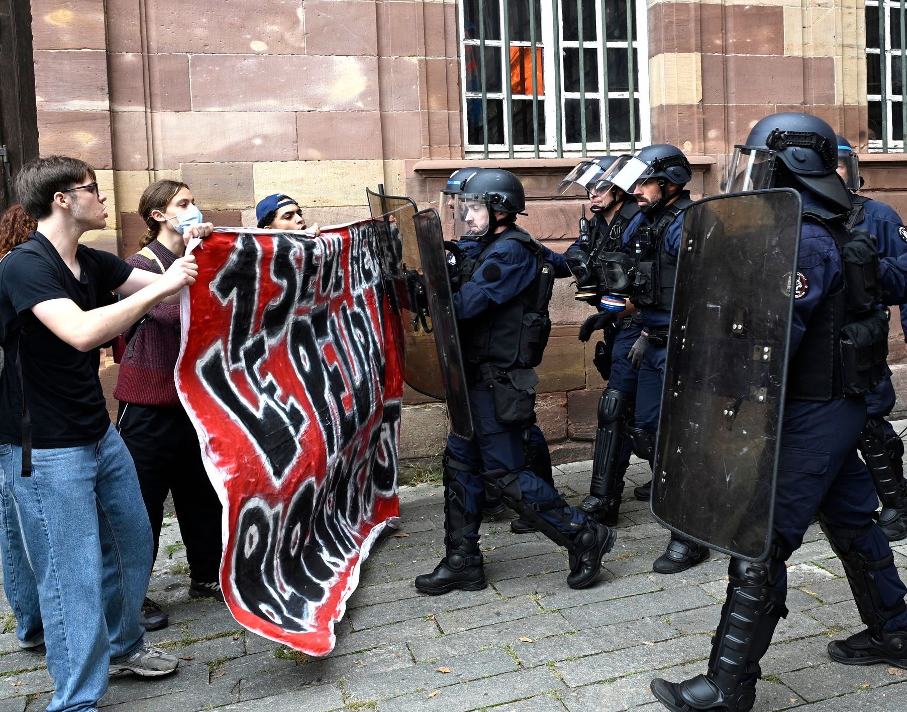 Francie, protesty, Macron, vláda, nepokije, demonstrace,