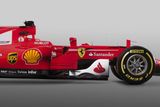 Co by to bylo za Ferrari, kdyby na něm nedominovala červená barva, bílé je méně než loni.