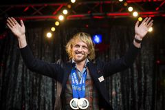 "Je skvělé se znovu usmát.“ Olympijský šampion prodělal úspěšnou operaci mozku