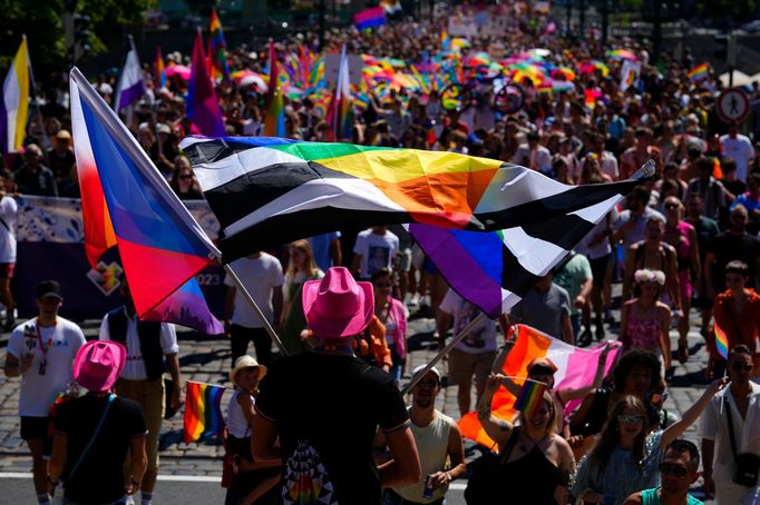 Snímek ze sobotního duhového průvodu festivalu Prague Pride.