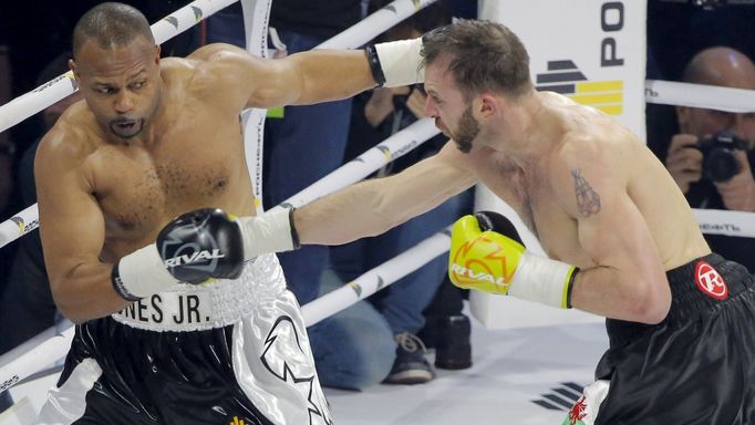 Zápas Enzo Maccarinelli vs. Roy Jones Jr.