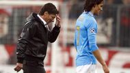 Trenér Neapole Walter Mazzarri i jeho svěřenec Edinson Cavani opouštěli trávník se zklamáním v obličeji.