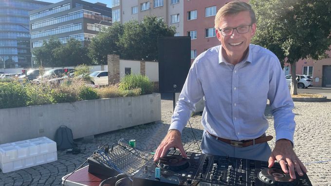 Aktuálně.cz přináší rozhovory s ministrem za ODS Martinem Kupkou, mladými kandidáty ODS a také s nejmladším lídrem Matějem Gregorem z Motoristů.