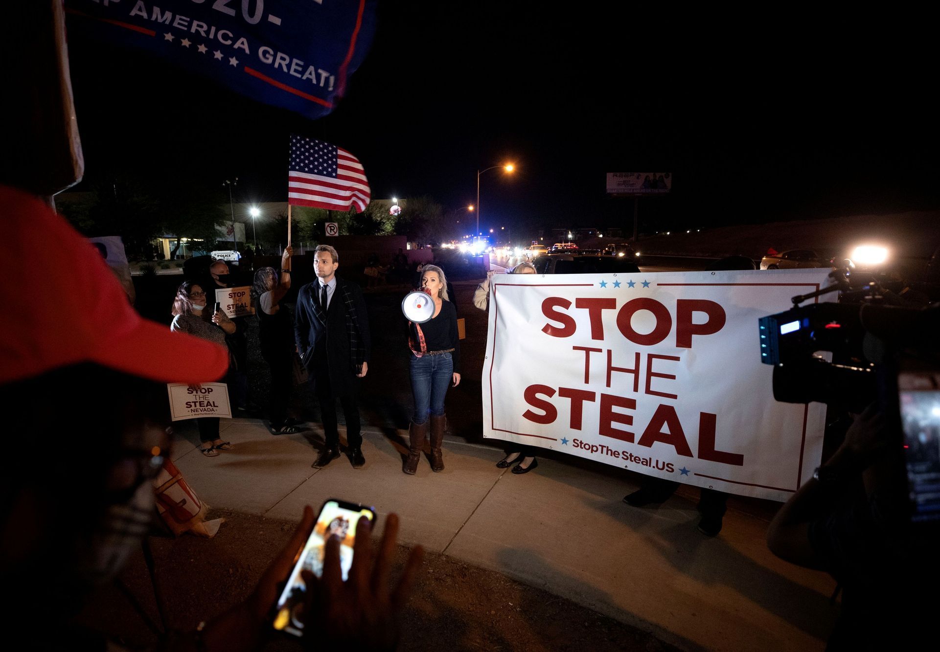 Americké volby - stop the steal - demonstrace, podvod, krádež