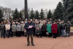 "Žijeme v pekle." Rusové z pohraničí natáčí mrazivá videa, adresují je přímo Putinovi