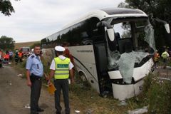 Nehoda autobusu na Trutnovsku si vyžádala 18 zraněných